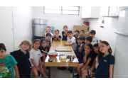 Aula culinria ensinou aos alunos do Barozinho receita de biscoito da sorte